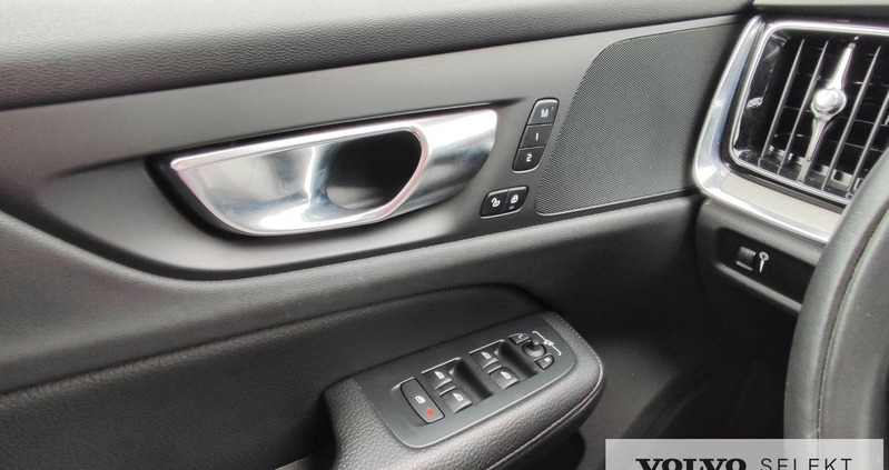 Volvo V60 Cross Country cena 174500 przebieg: 58544, rok produkcji 2021 z Krosno małe 704